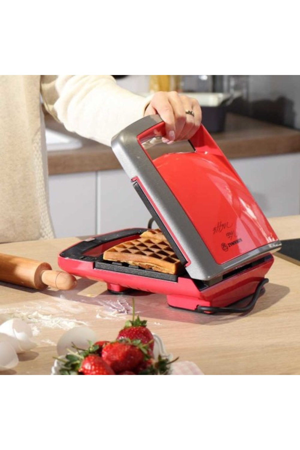 Korkmaz A309-02 Vertex 800 W Waffle ve Tost Makinesi Kırmızı