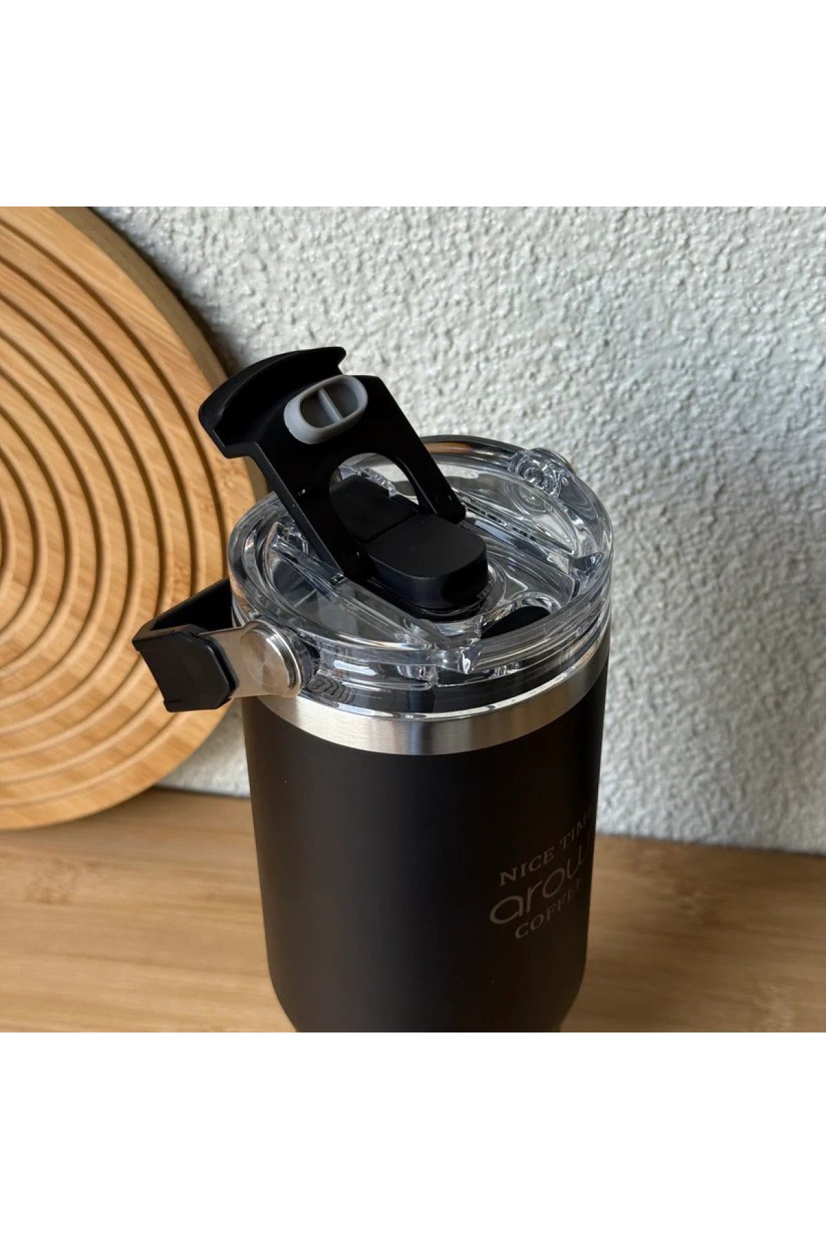 Arow H-206 Taşıma Kulplu Pipetli Kupa Matara 750 ML Siyah